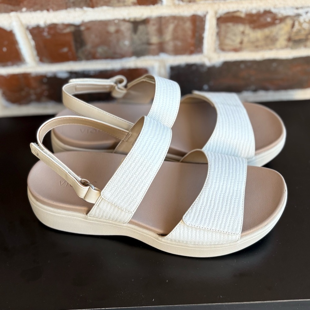 Vionic White Sandals - Picture 3 of 14